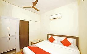 Paras Guest House