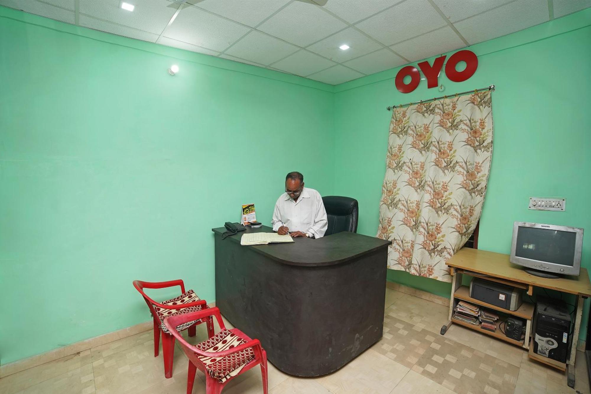 Hotel O Paras Guest House & Restaurant Haldwani Exterior photo